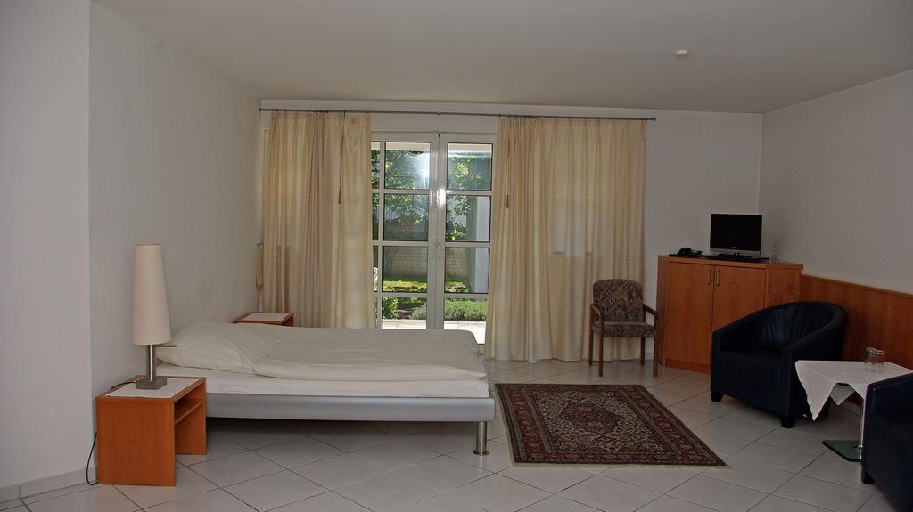 Hotel Alte Bruecke บาดฮอมบูร์ก ฟอร์ แดร์เฮอเฮอ ห้อง รูปภาพ