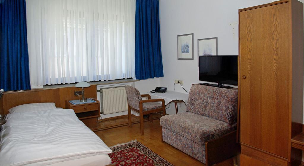Hotel Alte Bruecke บาดฮอมบูร์ก ฟอร์ แดร์เฮอเฮอ ห้อง รูปภาพ