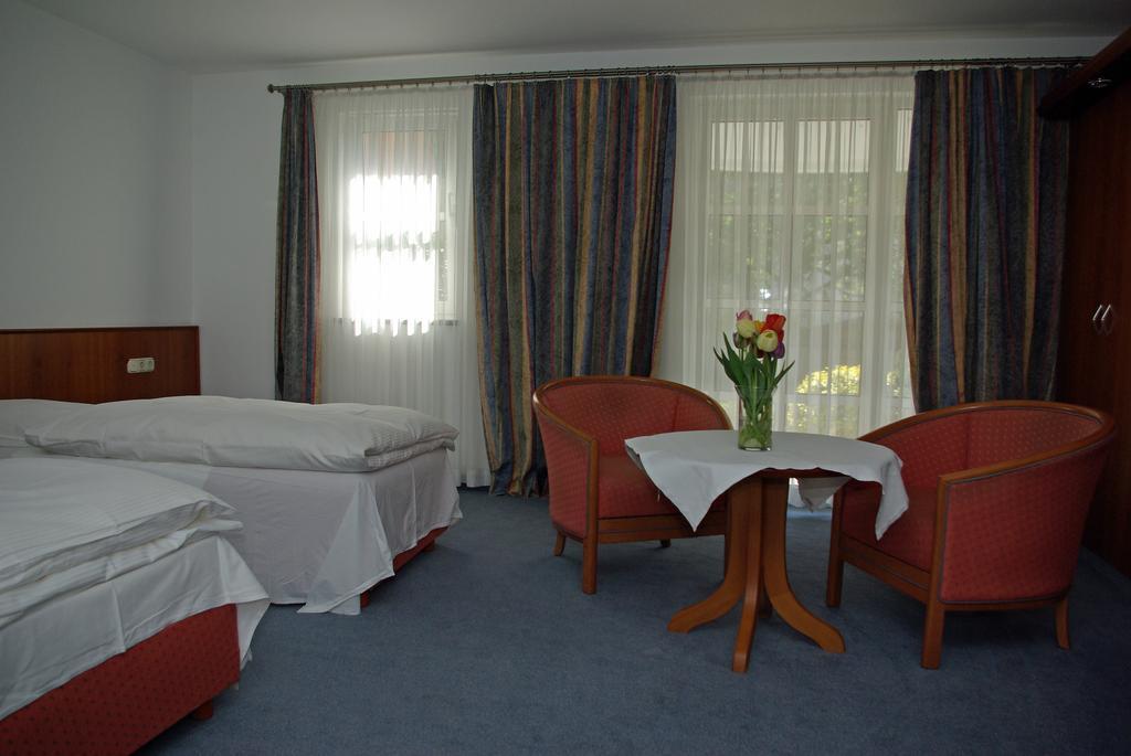 Hotel Alte Bruecke บาดฮอมบูร์ก ฟอร์ แดร์เฮอเฮอ ห้อง รูปภาพ