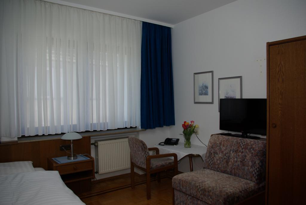 Hotel Alte Bruecke บาดฮอมบูร์ก ฟอร์ แดร์เฮอเฮอ ห้อง รูปภาพ